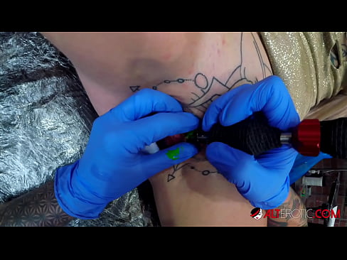❤️ tattooed ທີ່ສຸດ Hottie Sully Savage ໄດ້ຮັບ tattoo ສຸດ clitoris ຂອງນາງ ວິດີໂອຮ່ວມເພດ ຢູ່ຄອມ lo.moresexmovies.ru